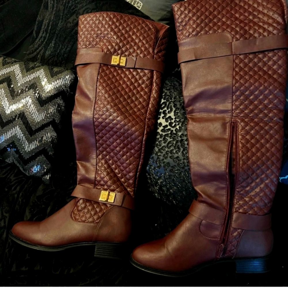 Women brown/Burgundy boots by Tirana Bordeaux size 9